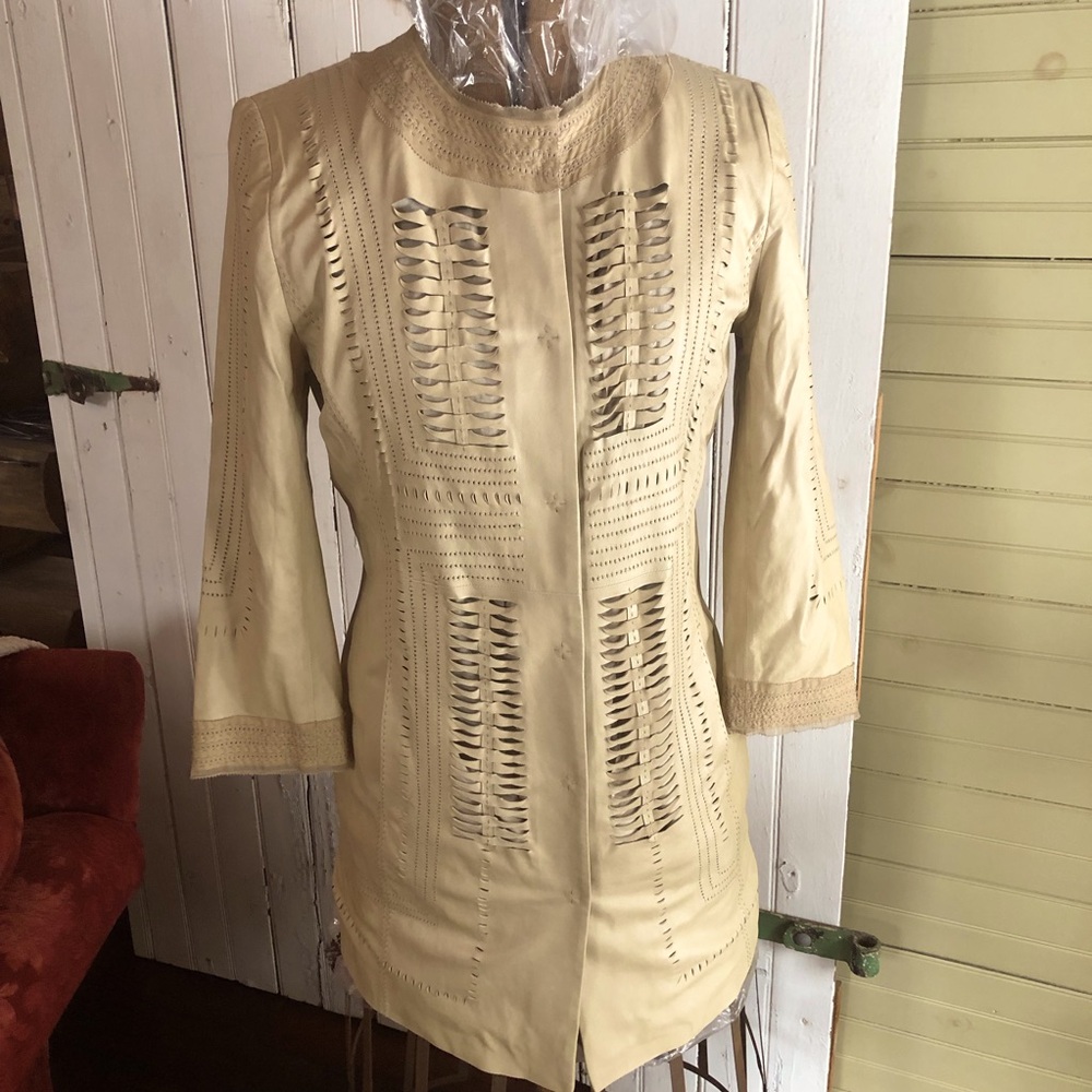 Elie Tahari soft 100% leather coat size small